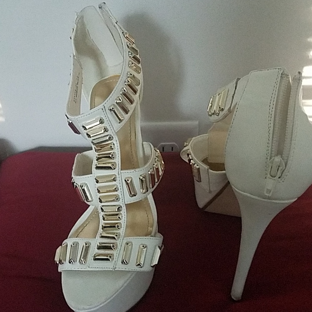 Shoes - Picture 4 of 4